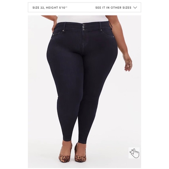 NEW Torrid 24 Short Jegging - Super Stretch Dark Wash - Inseam 27” Inches - Picture 4 of 12